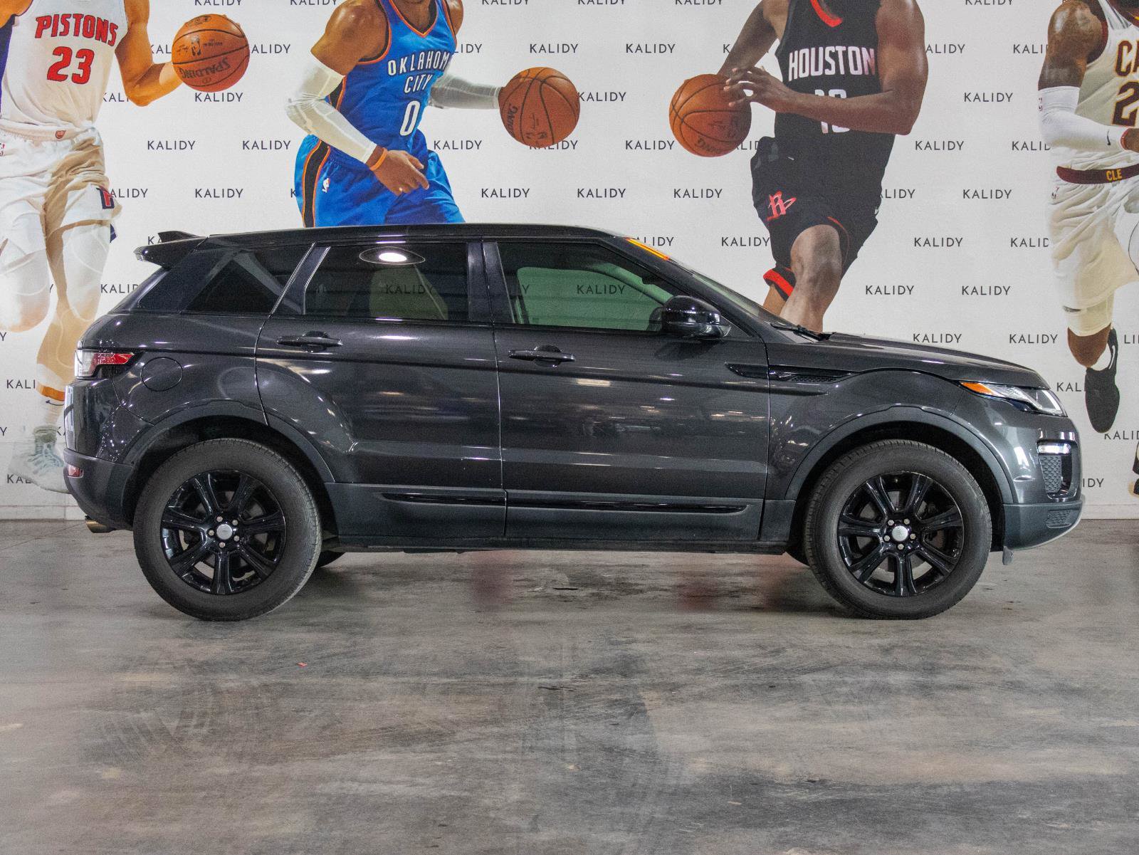 Used 2017 Land Rover Range Rover Evoque SE Premium image 17