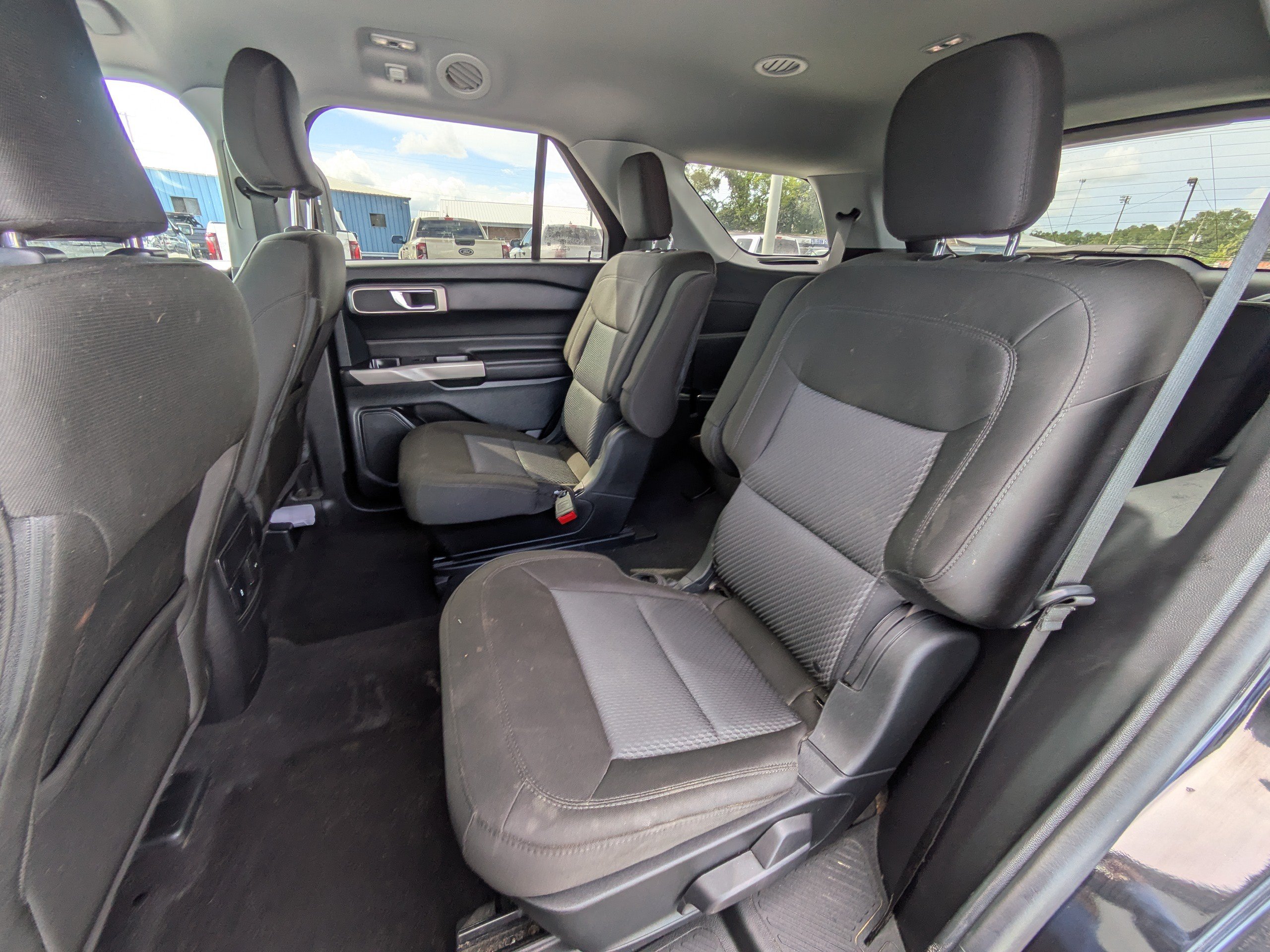 Used 2024 Ford Explorer XLT AWD/4WD image 14