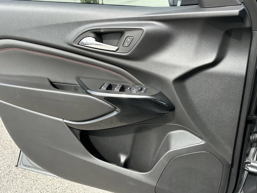 New 2026 Chevrolet Trax RS FWD image 20