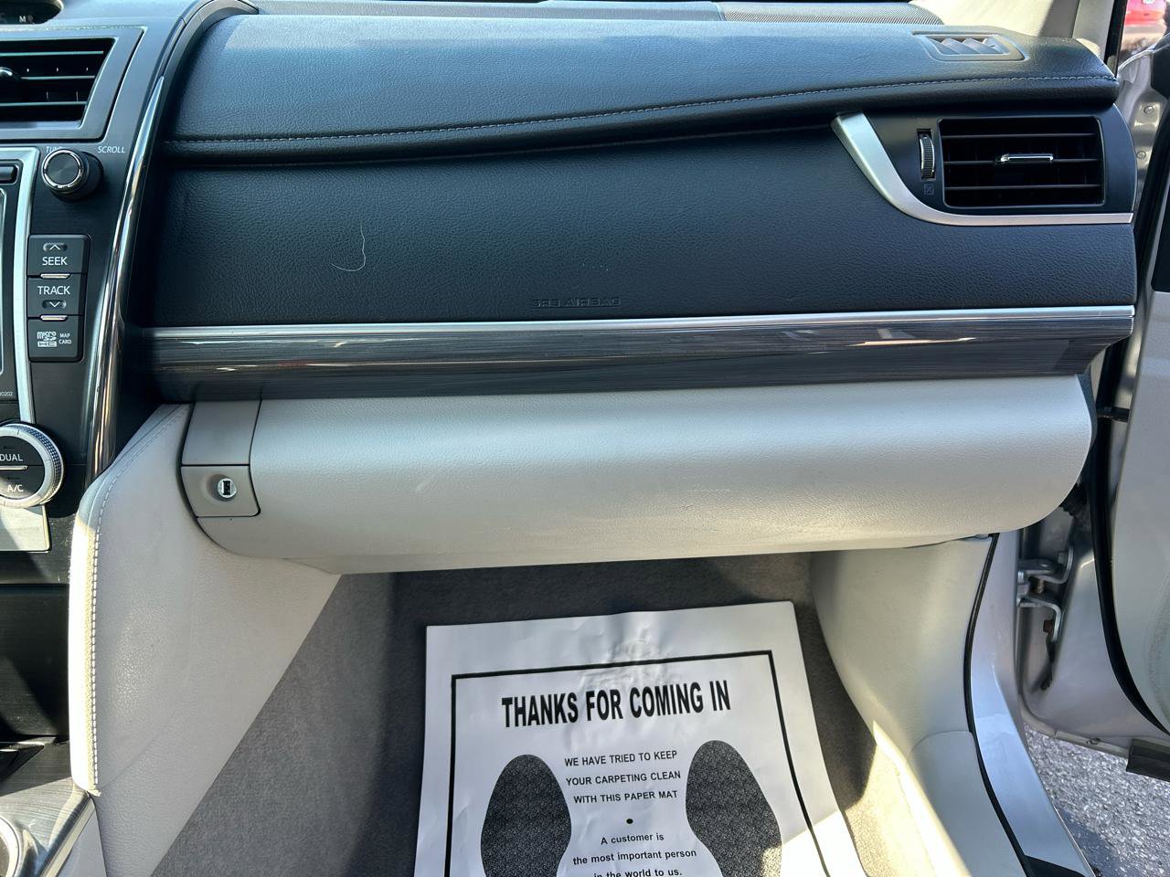 Used 2014 Toyota Camry XLE image 26