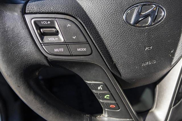 Used 2014 Hyundai Santa Fe GLS image 14