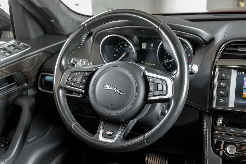 Used 2017 Jaguar F-PACE S image 15
