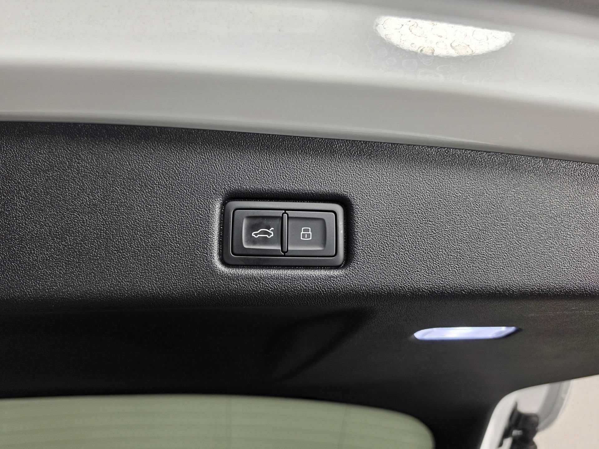 Used 2025 Audi Q5 Premium w/ Convenience Package AWD/4WD image 47