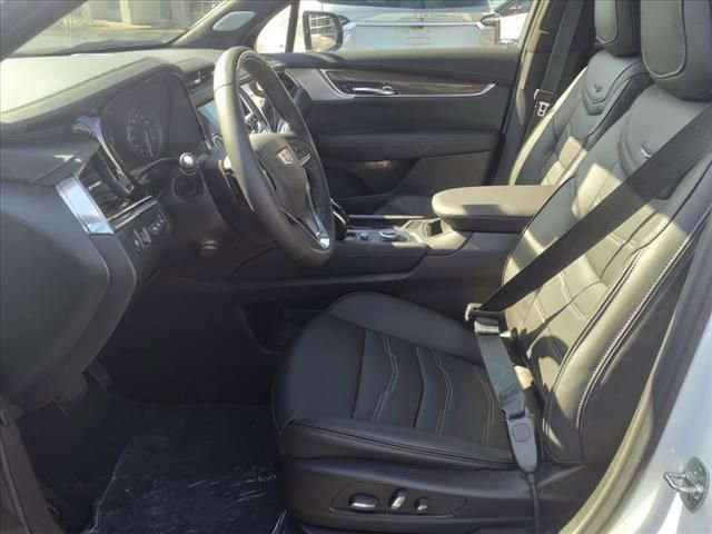 New 2025 Cadillac XT6 Premium Luxury w/ Platinum Package FWD image 16
