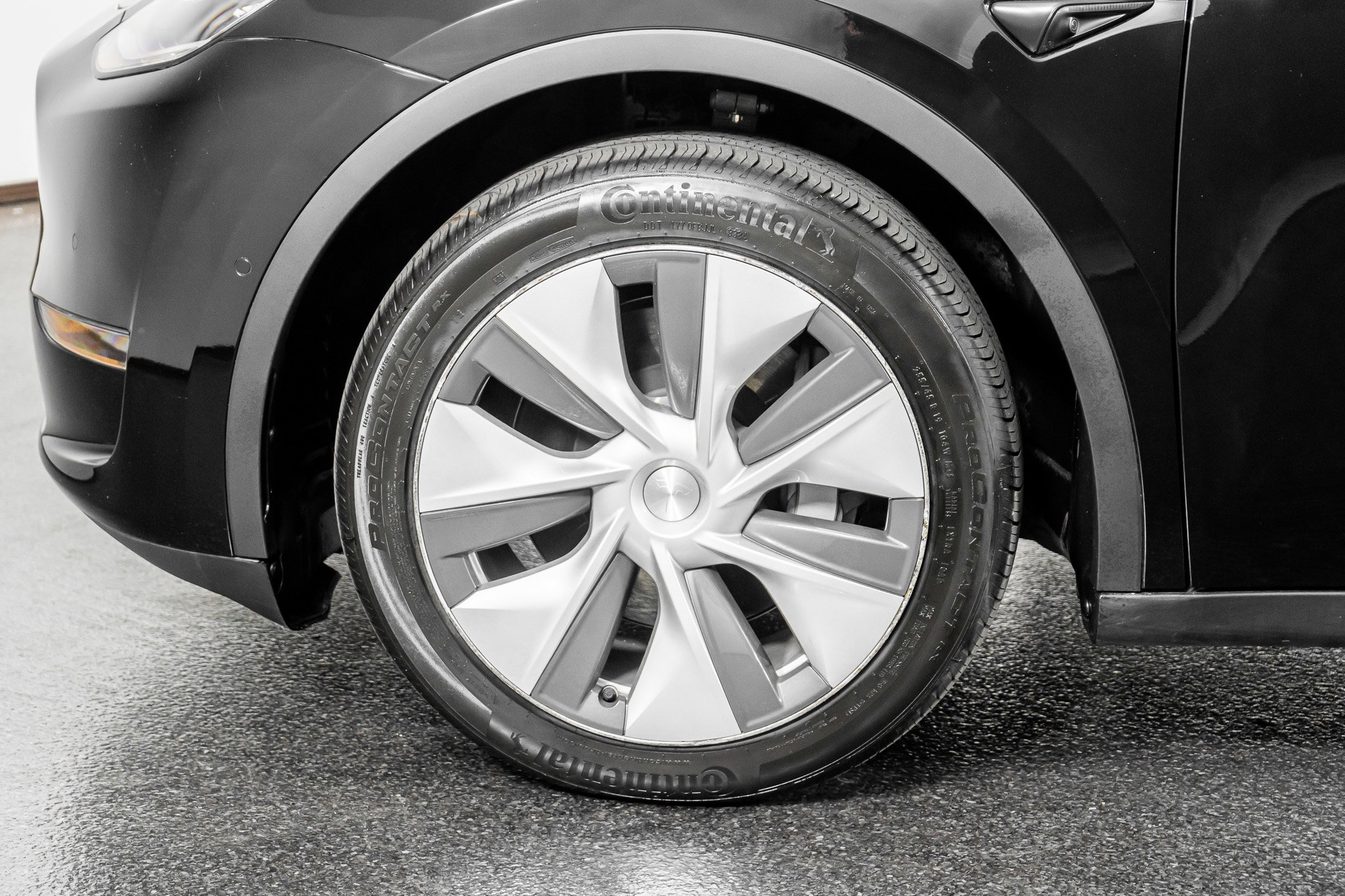 Used 2022 Tesla Model Y Long Range image 20