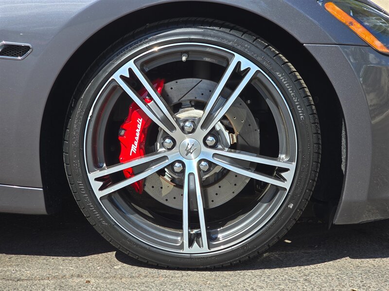 Used 2016 Maserati GranTurismo Sport RWD image 29