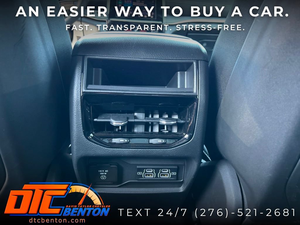 Used 2025 Jeep Grand Cherokee Altitude AWD/4WD image 22