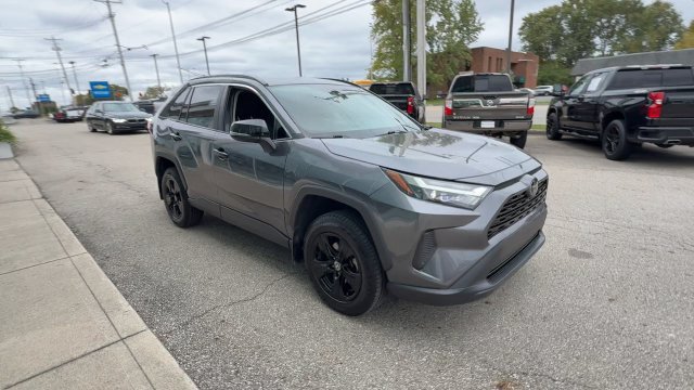 Used 2024 Toyota RAV4 XLE FWD image 2