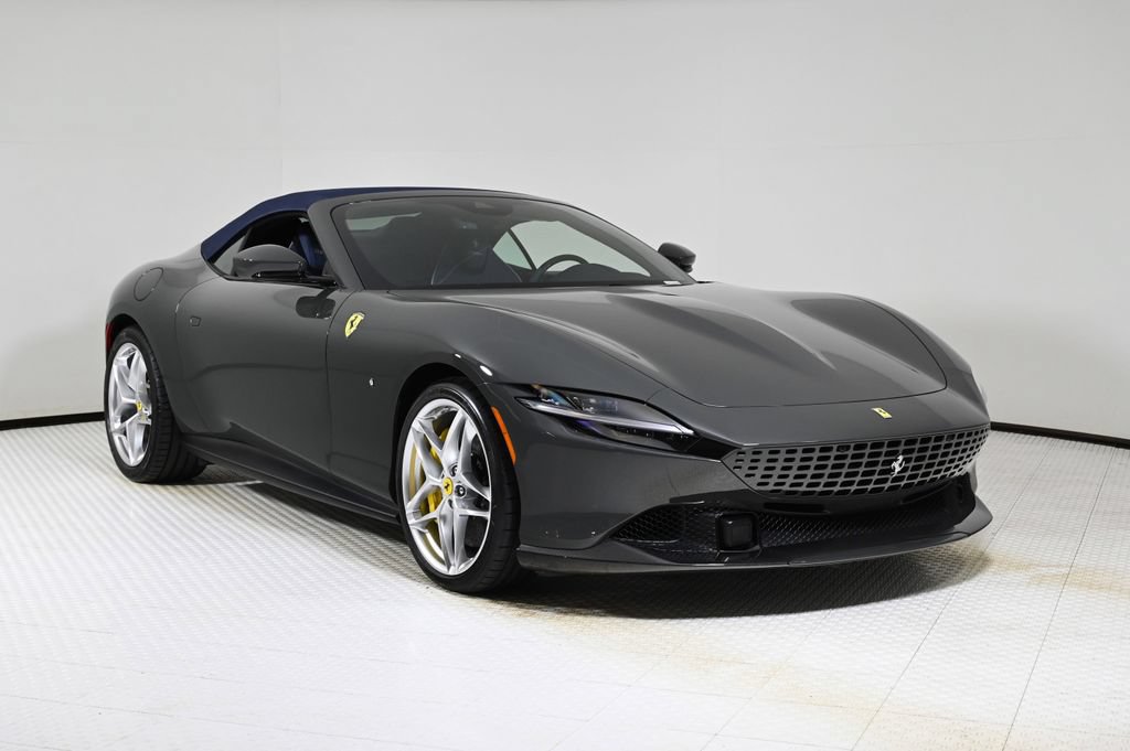 Used 2025 Ferrari Roma Spider RWD image 11