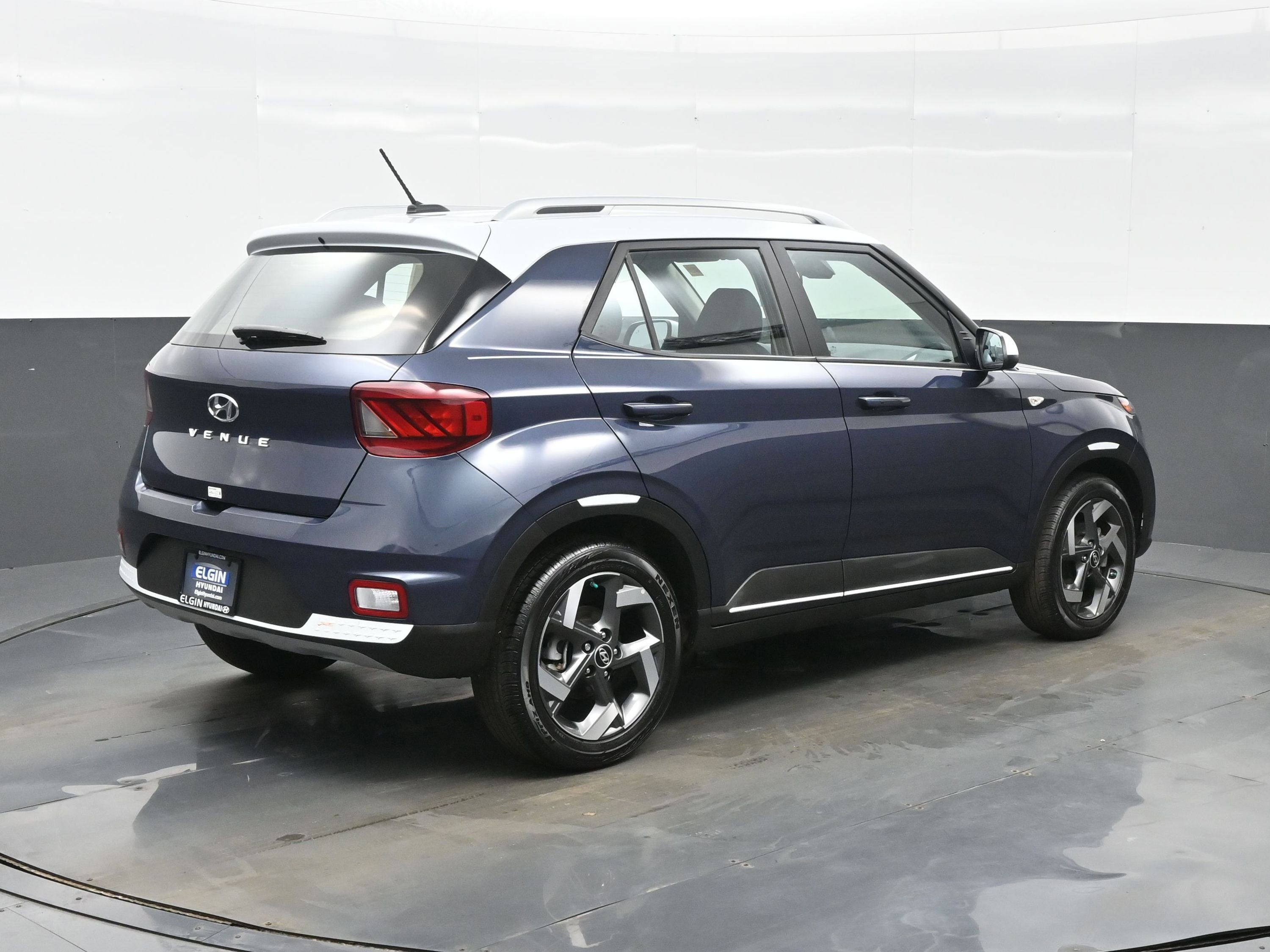 Certified 2025 Hyundai Venue Limited image 6