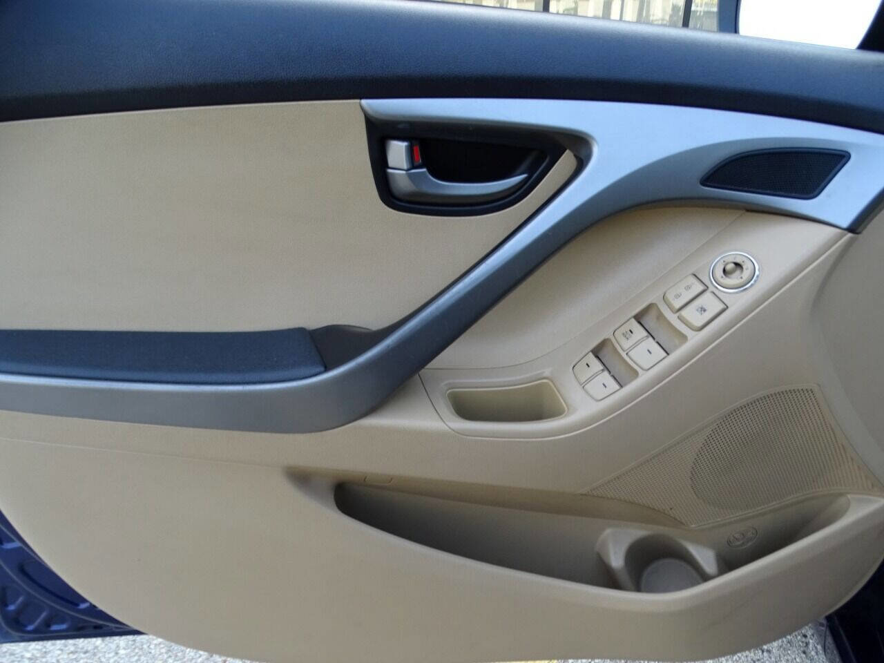 Used 2013 Hyundai Elantra GLS FWD image 44