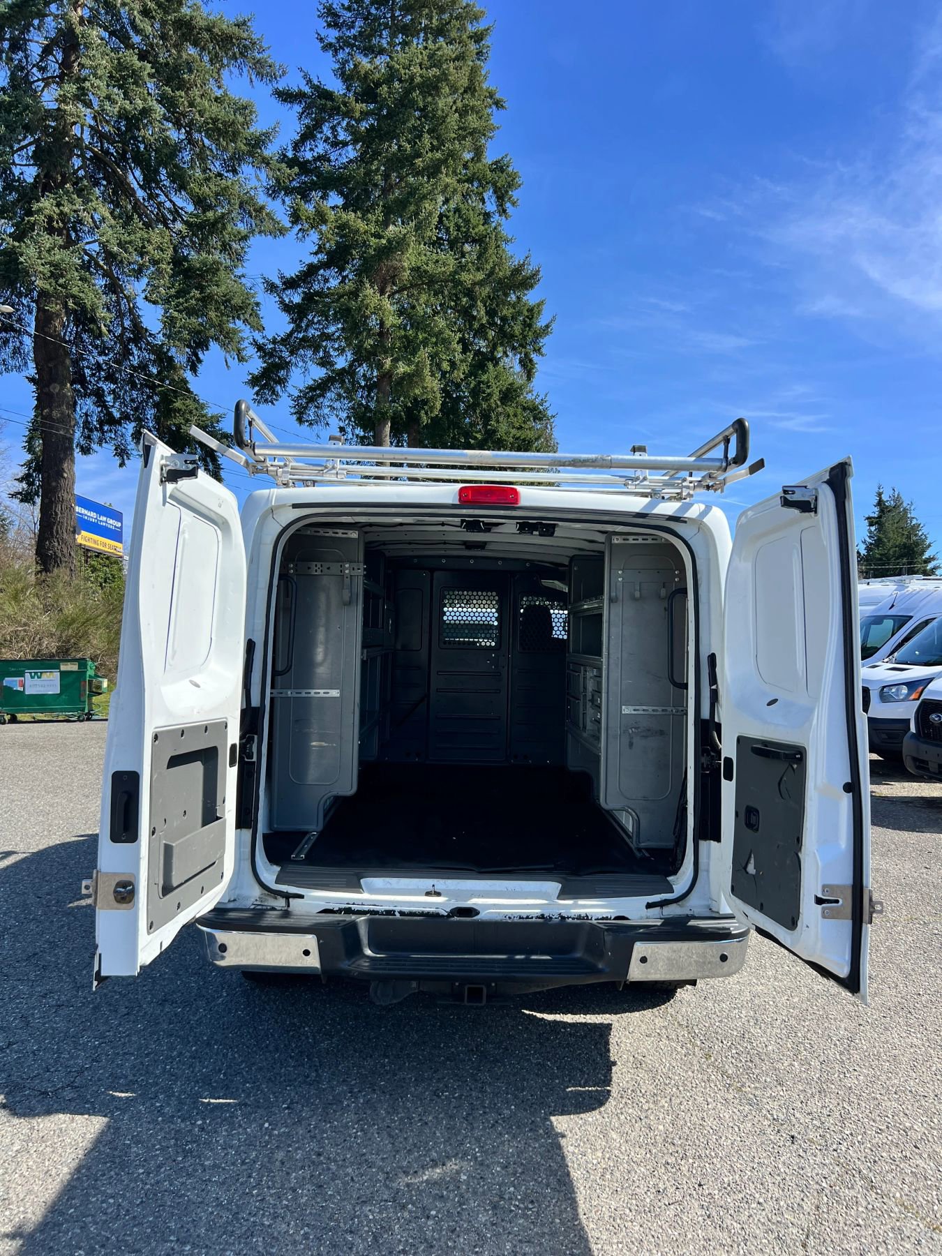 Used 2019 Nissan NV 3500 SL image 19