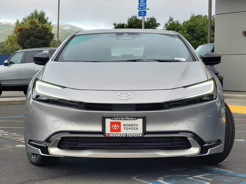 New 2026 Toyota Prius Plug-In Hybrid FWD image 2