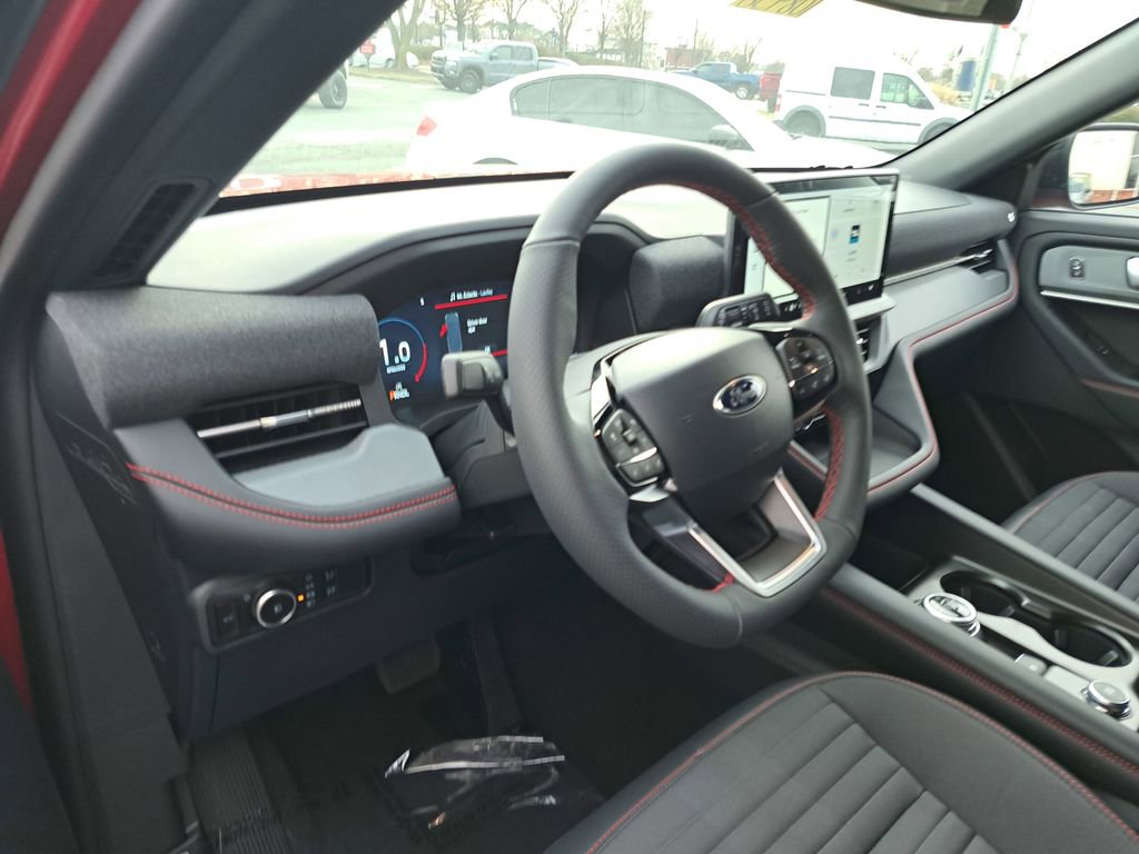 New 2026 Ford Explorer ST-Line w/ ST-Line Street Pack image 7