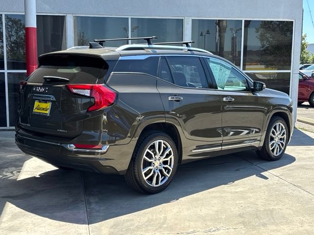 Used 2023 GMC Terrain Denali AWD/4WD image 3
