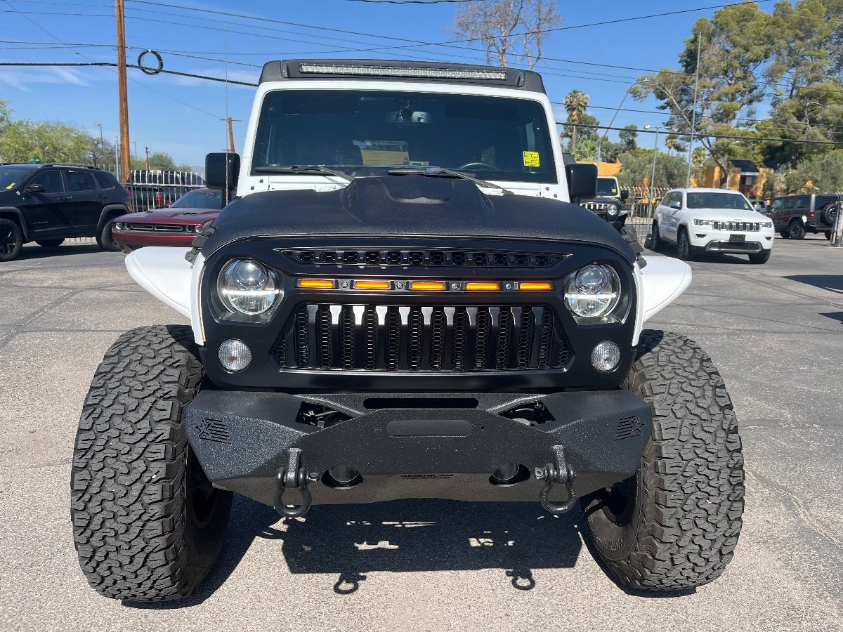 Used 2018 Jeep Wrangler Unlimited Rubicon w/ Connectivity Group AWD/4WD image 12