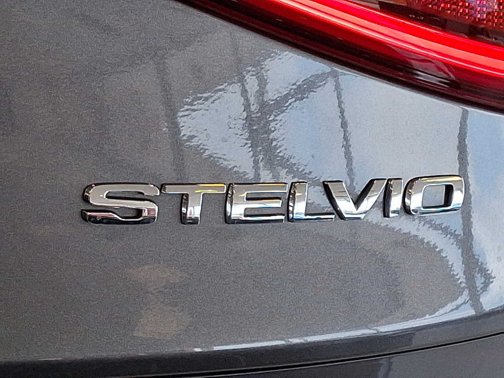 Used 2022 Alfa Romeo Stelvio Ti image 16