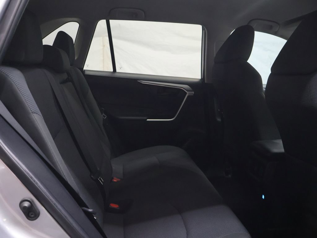 Used 2022 Toyota RAV4 LE image 13