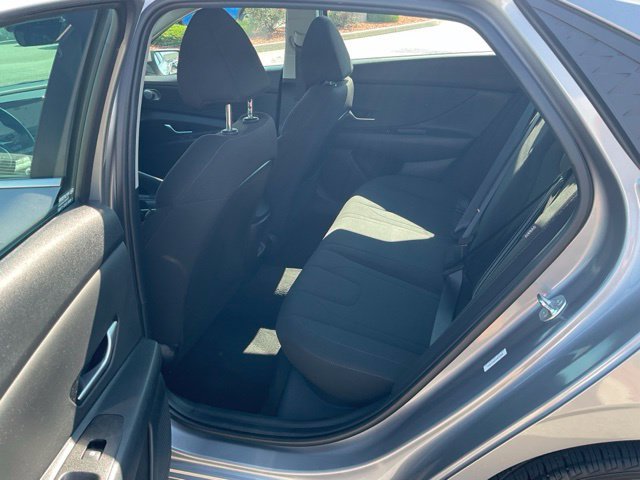 Used 2025 Hyundai Elantra SEL FWD image 12