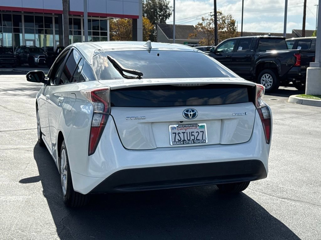 Used 2016 Toyota Prius Two w/ Preferred Accessory Package FWD image 9
