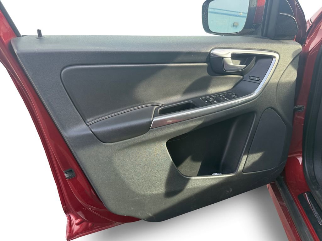 Used 2016 Volvo XC60 T5 Premier image 21