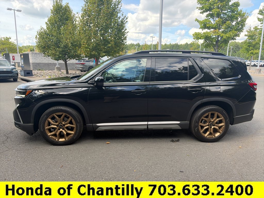 Certified 2024 Honda Pilot Touring image 4