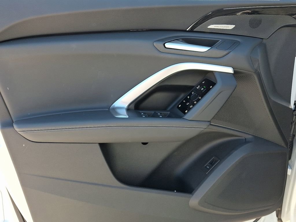 Used 2025 Audi Q5 Premium Plus image 13