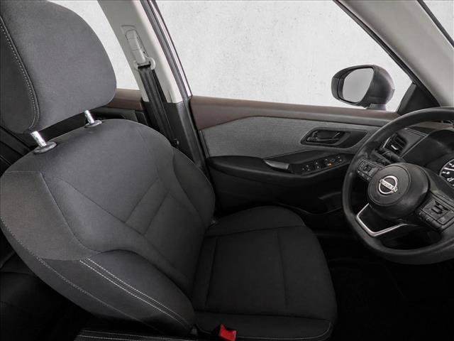 Used 2023 Nissan Rogue S FWD image 18