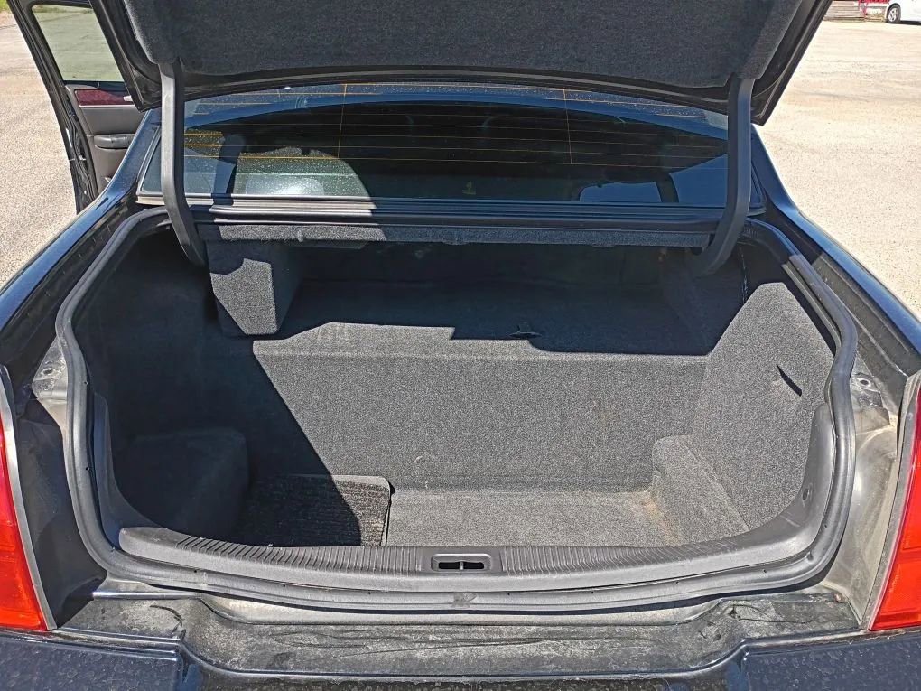 Used 2011 Lincoln Town Car Signature Limited image 15