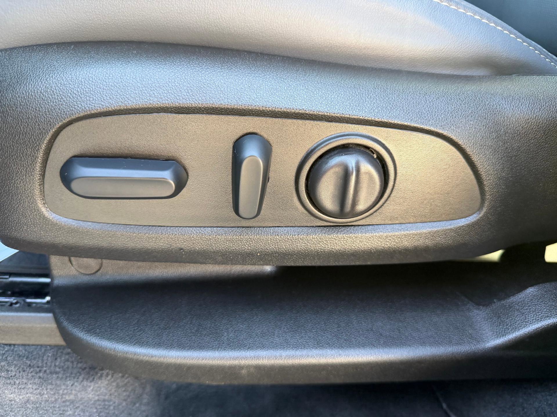 Certified 2024 Buick Enclave Essence w/ Experience Buick Package image 36