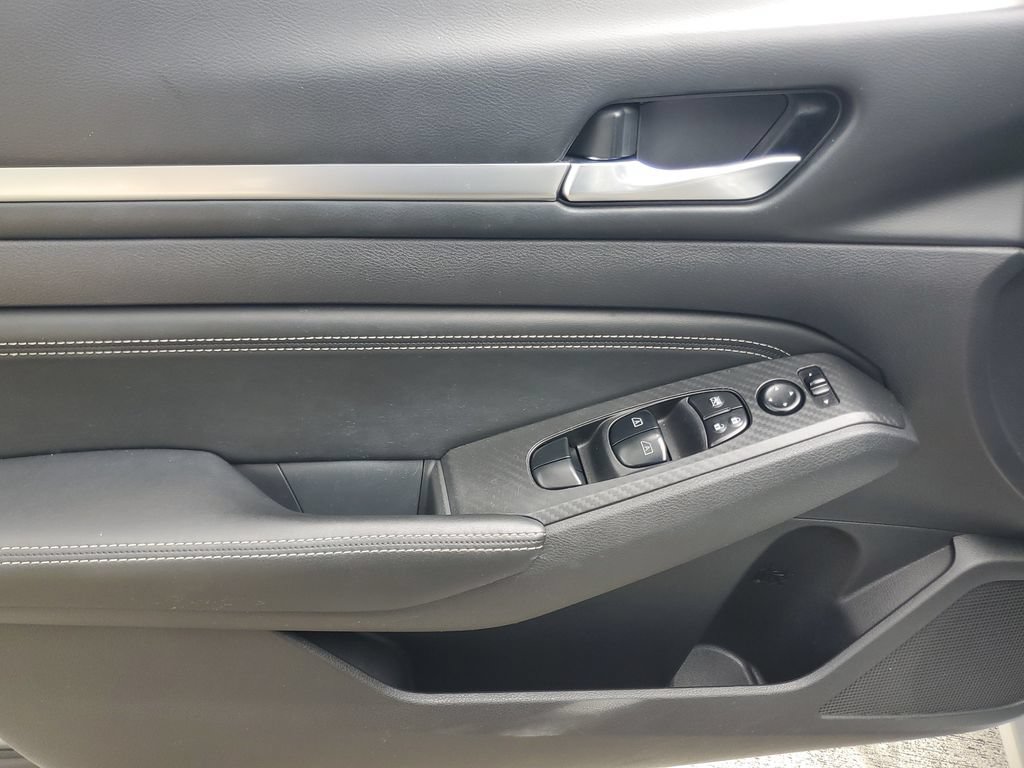 Used 2019 Nissan Altima 2.5 SL FWD image 17