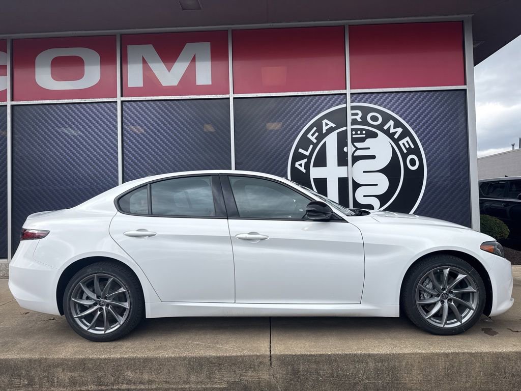 New 2026 Alfa Romeo Giulia AWD image 2