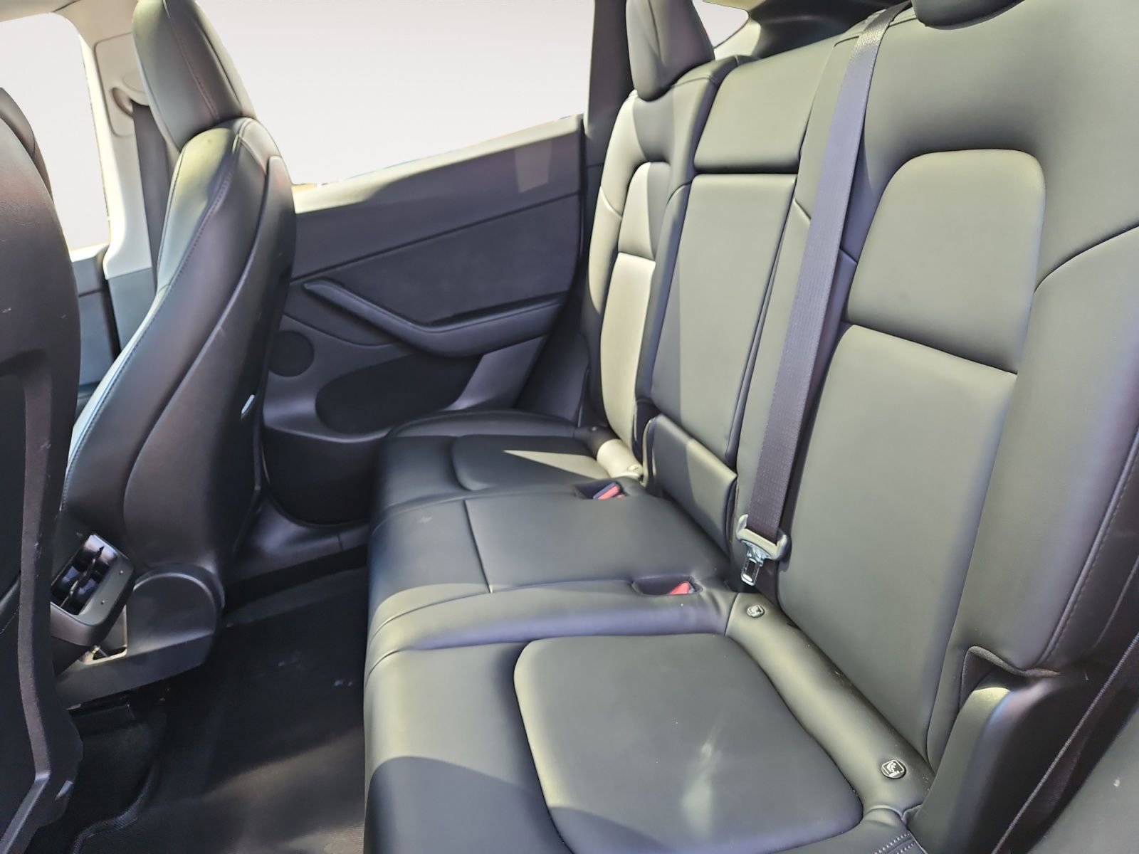 Used 2021 Tesla Model Y Long Range image 13