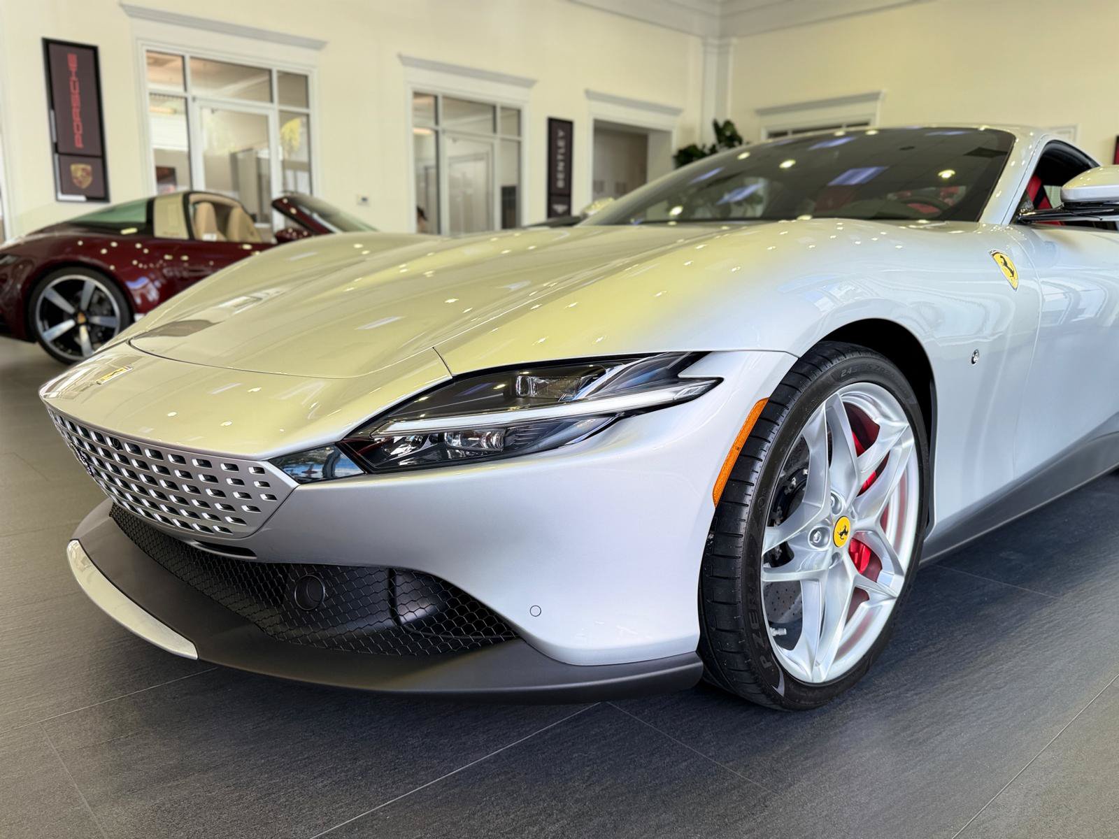 Used 2022 Ferrari Roma RWD image 5