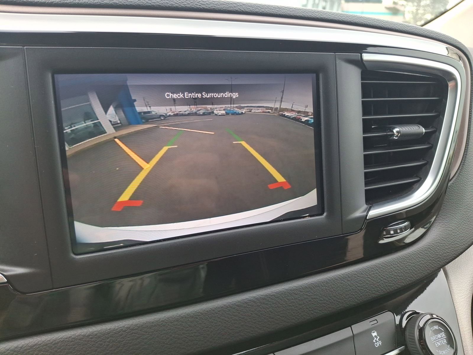 Used 2024 Chrysler Voyager LX image 15