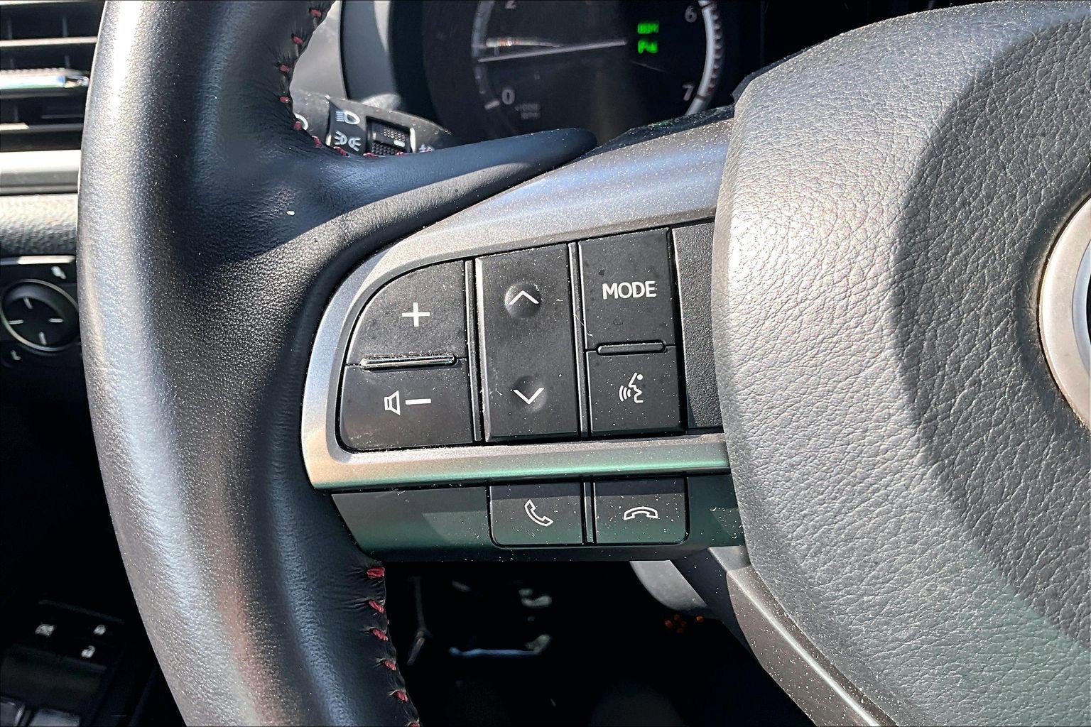 Used 2022 Lexus GX 460 Premium w/ Accessory Package AWD/4WD image 16