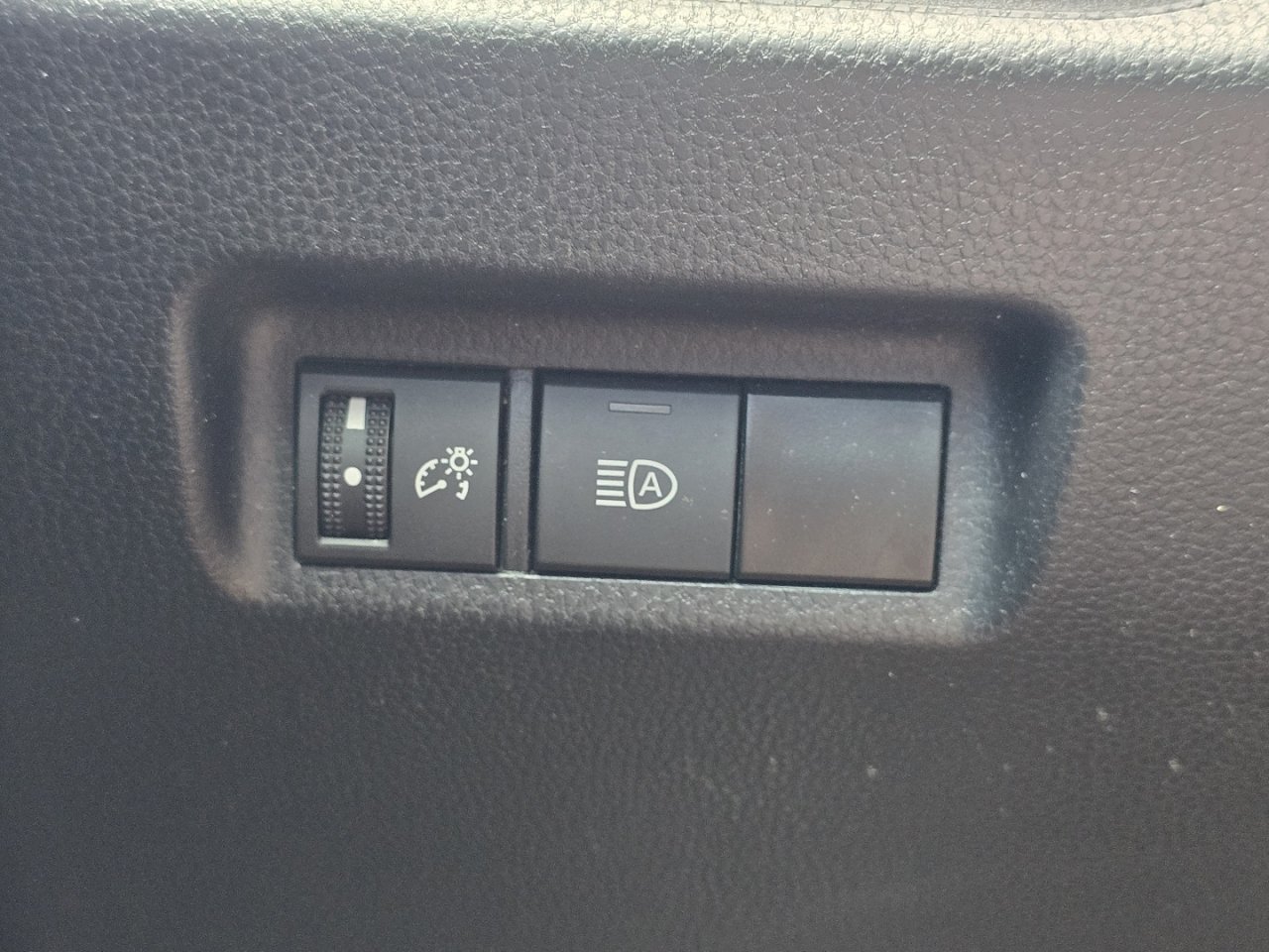 Certified 2023 Toyota RAV4 LE FWD image 29