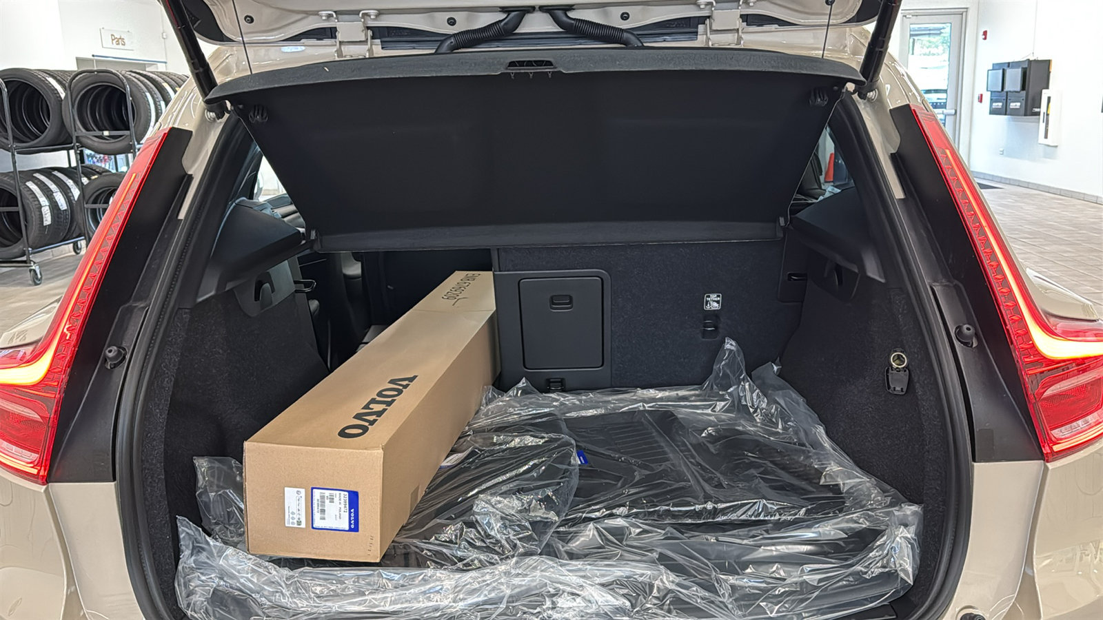 New 2026 Volvo XC40 B5 Ultra w/ Climate Package AWD/4WD image 30