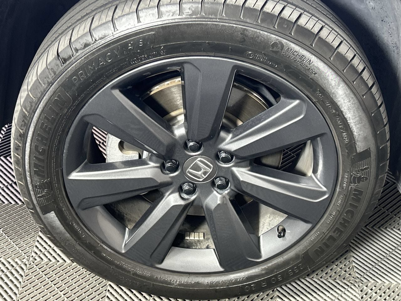 Used 2025 Honda Pilot Sport image 10