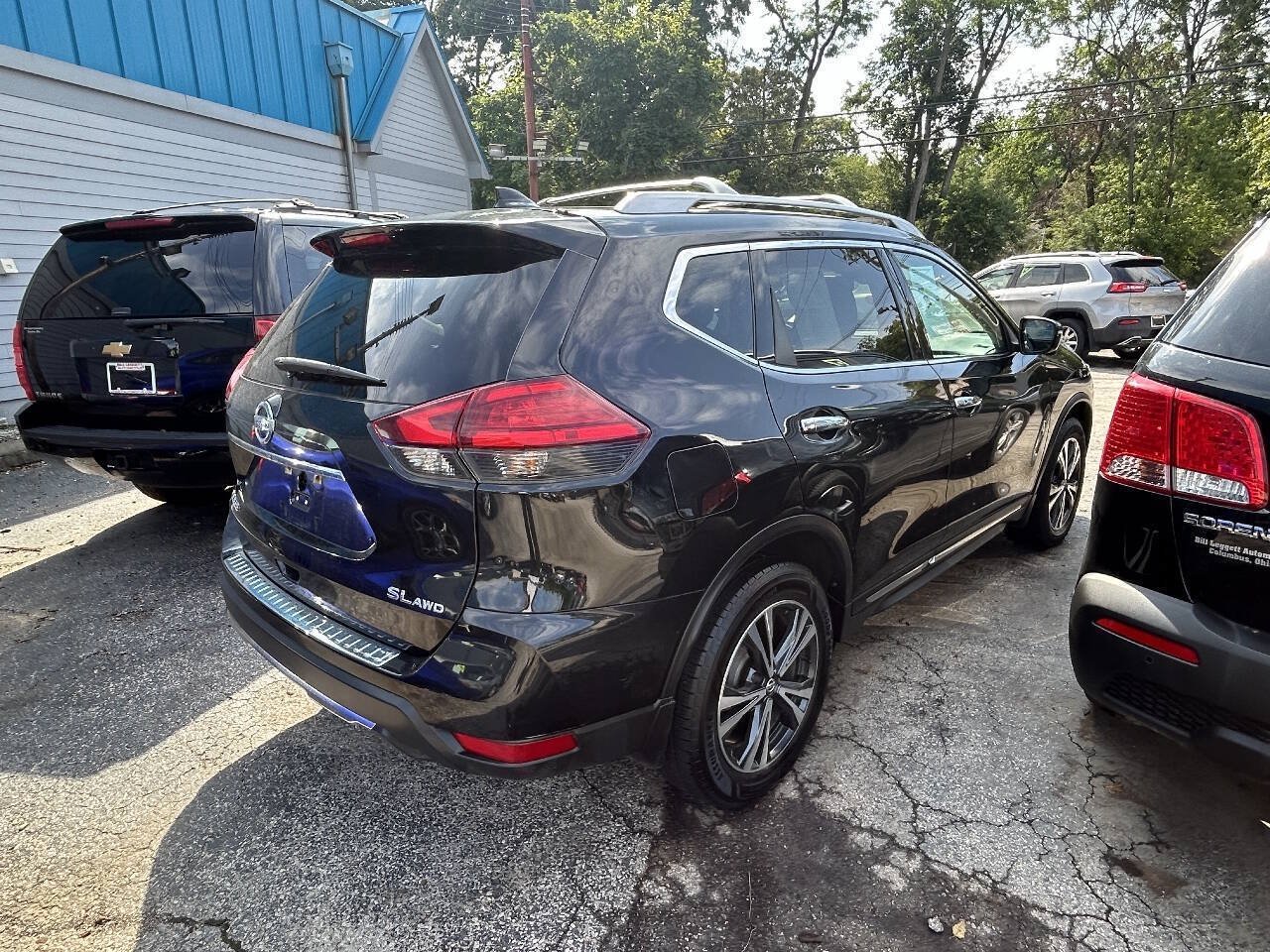 Used 2017 Nissan Rogue SL w/ SL Premium Package AWD/4WD image 11