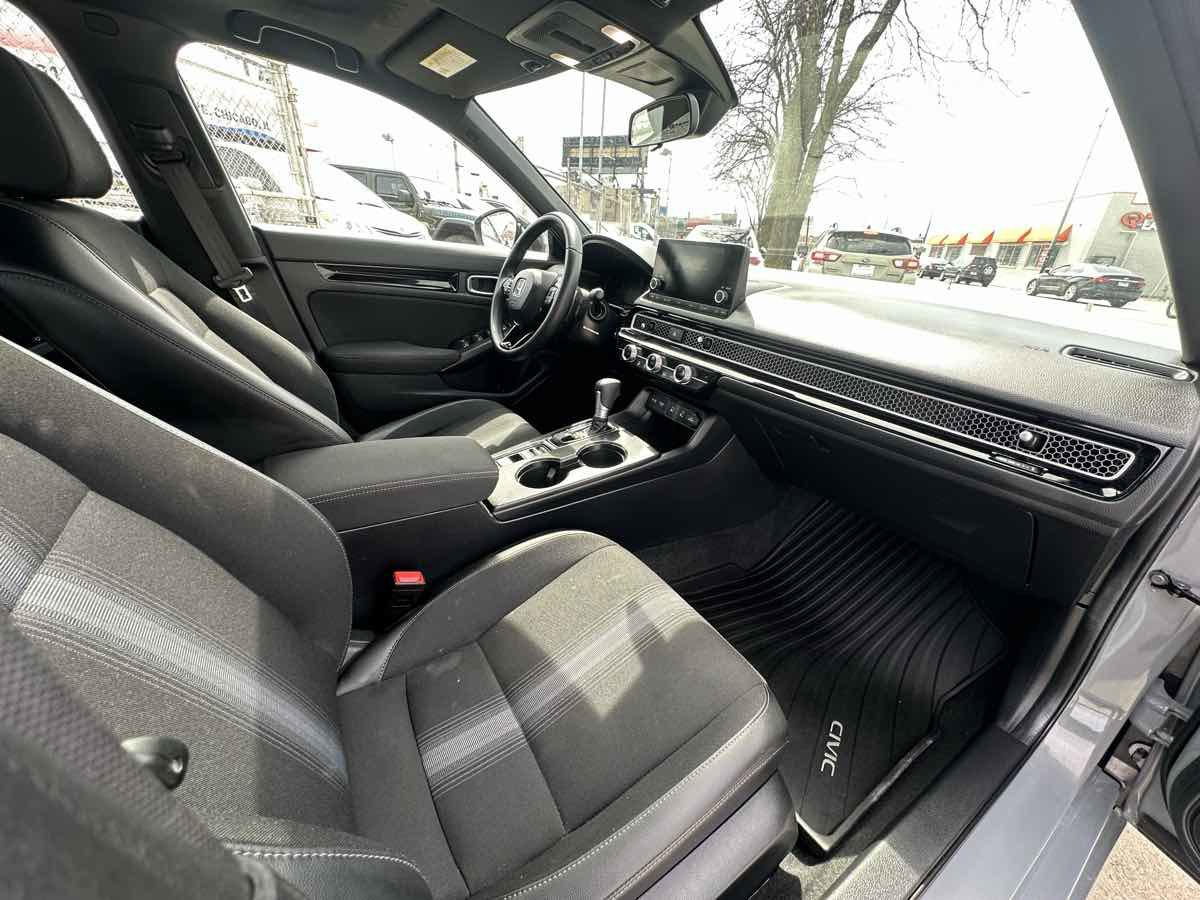 Used 2025 Honda Civic Sport image 27
