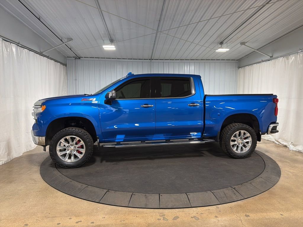 Used 2022 Chevrolet Silverado 1500 LTZ w/ LTZ Premium Package AWD/4WD image 2