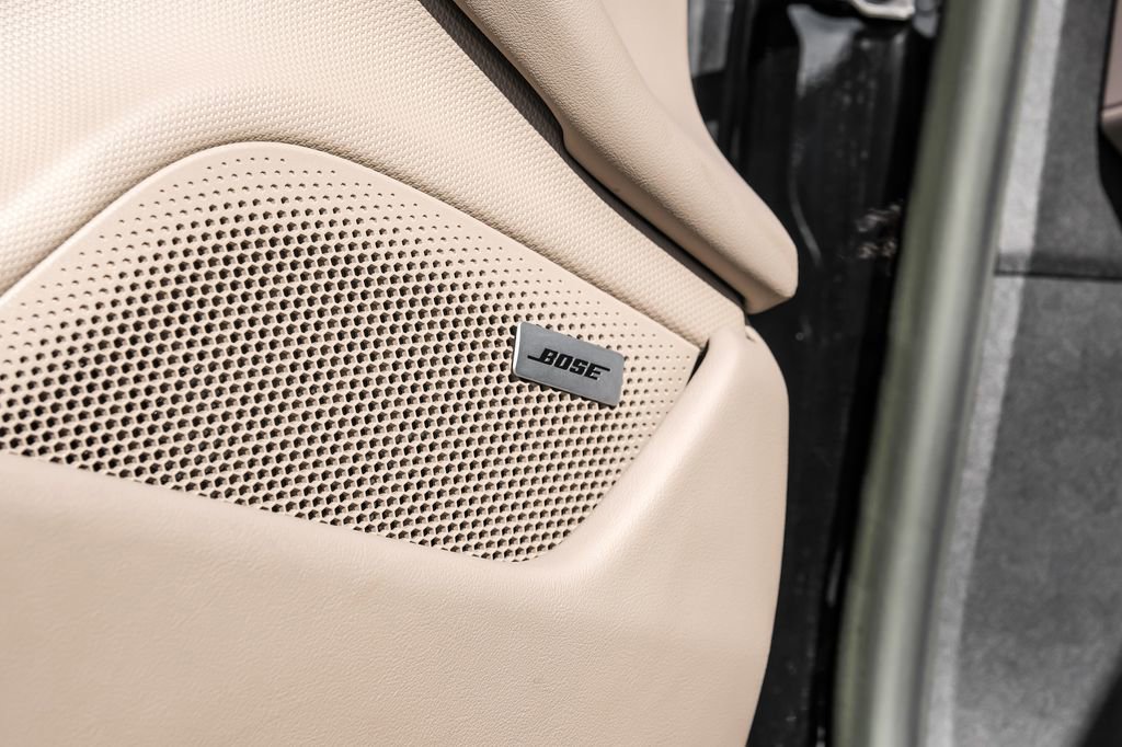 Used 2022 Porsche Taycan image 44