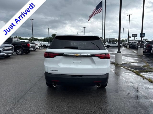 Used 2023 Chevrolet Traverse LS FWD image 4