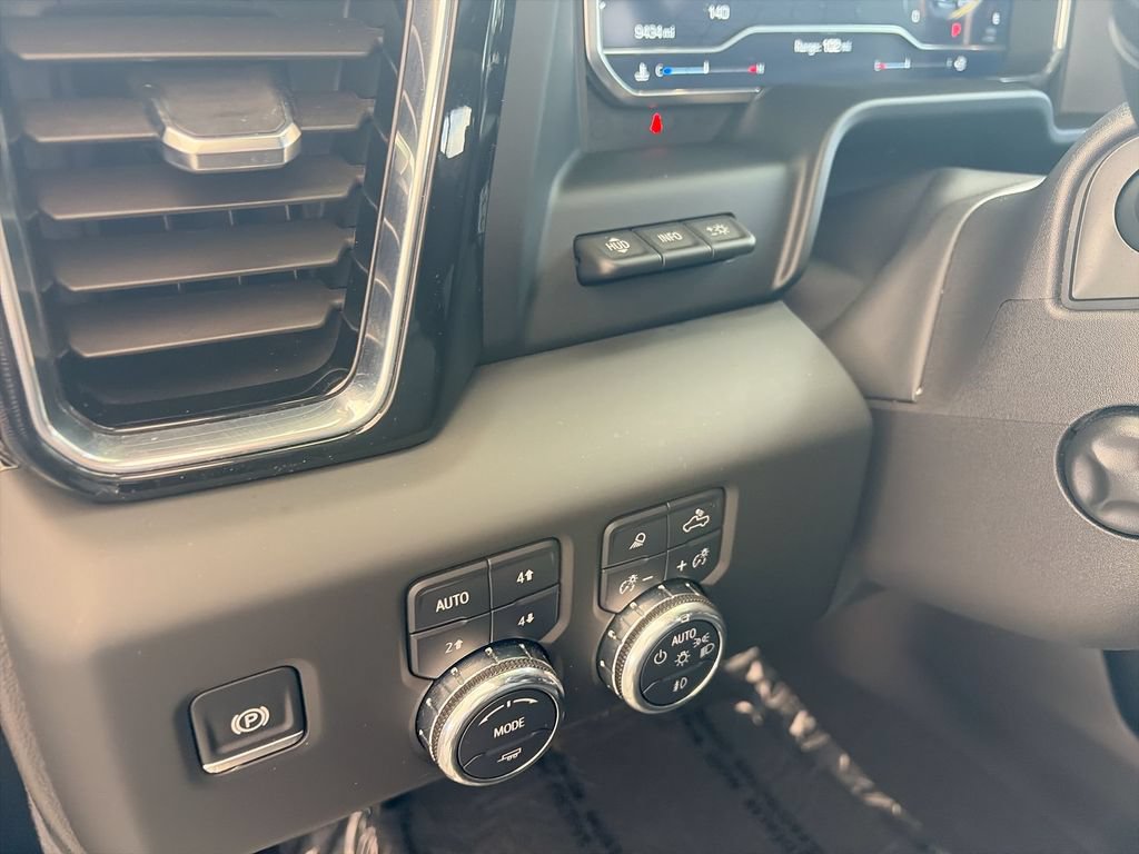 Used 2024 GMC Sierra 1500 Denali w/ Technology Package AWD/4WD image 23