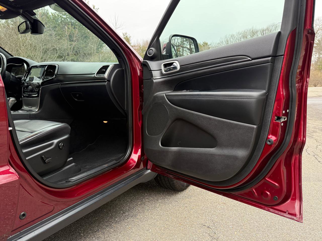 Used 2021 Jeep Grand Cherokee Limited image 24