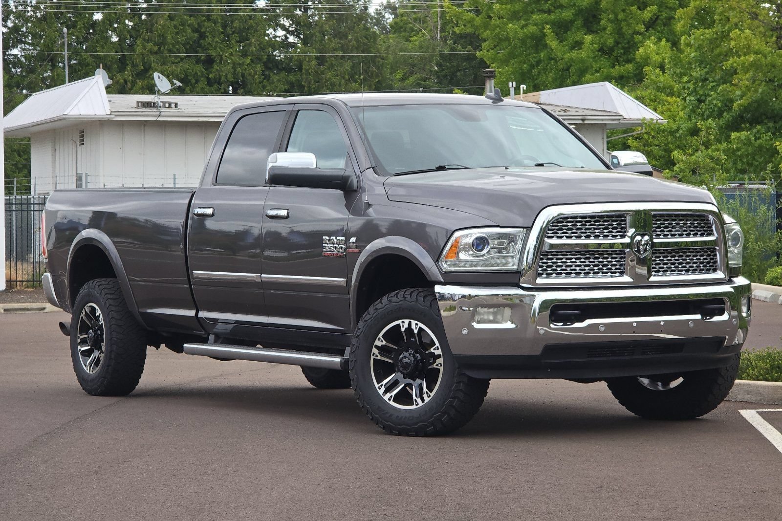 Used 2016 RAM 3500 Laramie AWD/4WD image 2