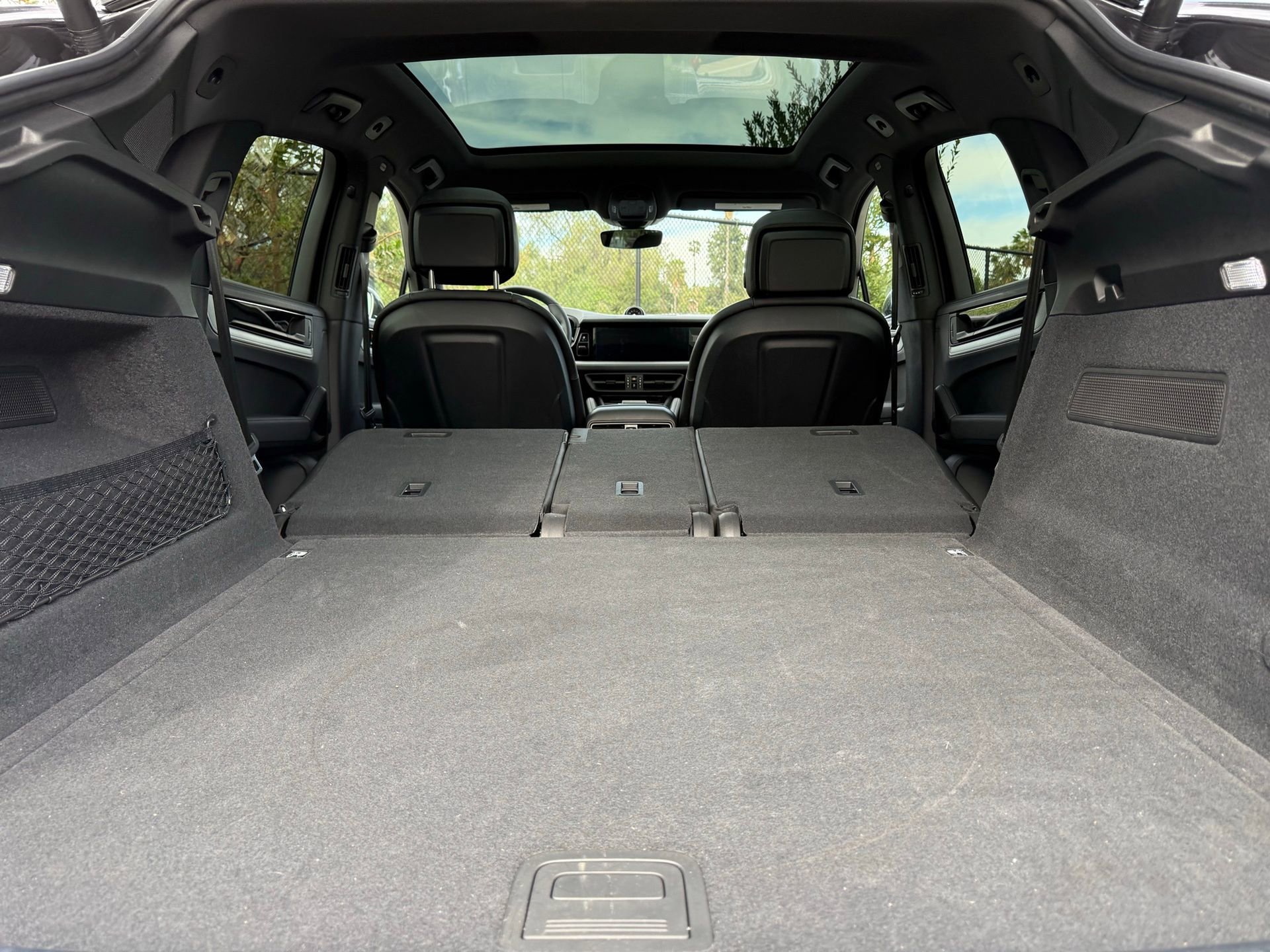 Used 2025 Porsche Cayenne Coupe image 35