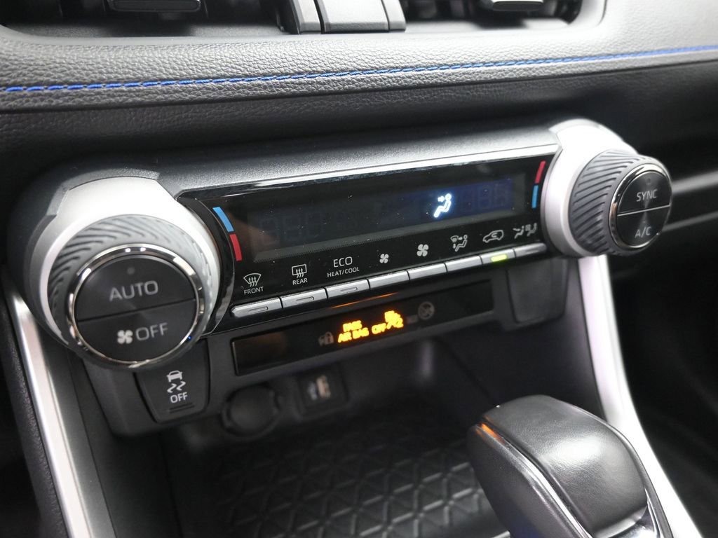Used 2025 Toyota RAV4 SE AWD/4WD image 22