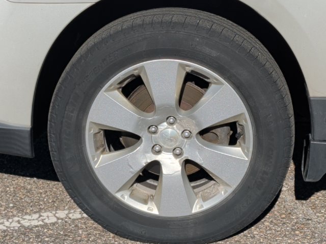 Used 2011 Subaru Outback 2.5i Limited AWD/4WD image 10